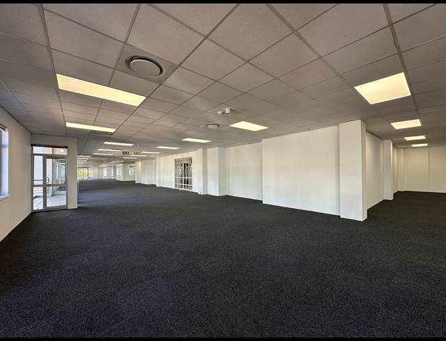 1,210M² OFFICE TO LET IN SANDTON CENTRAL
